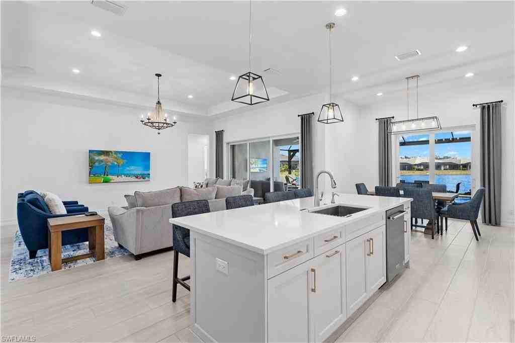 14265 Laguna Springs Ln - Photo 7 of 41