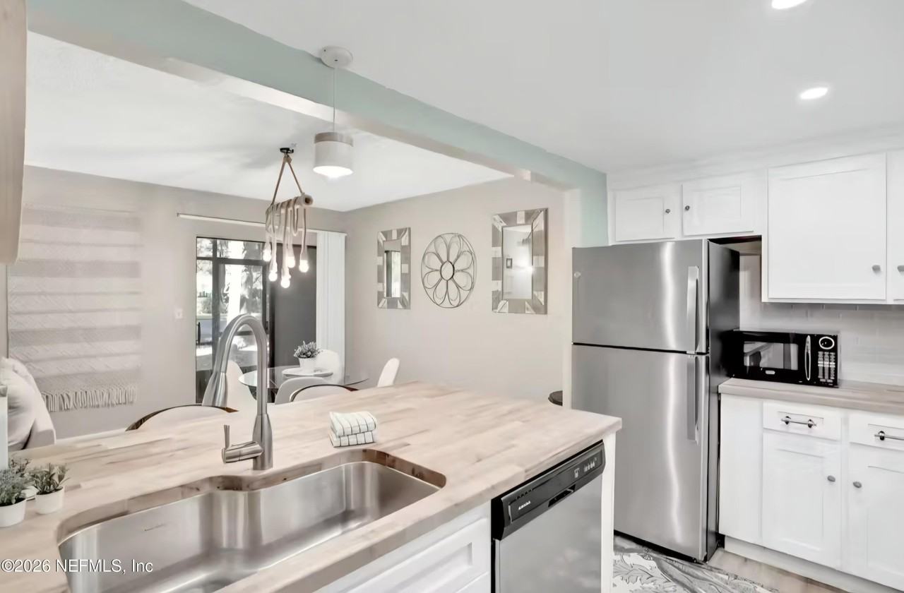 9 Tarragona Ct - Photo 3 of 14