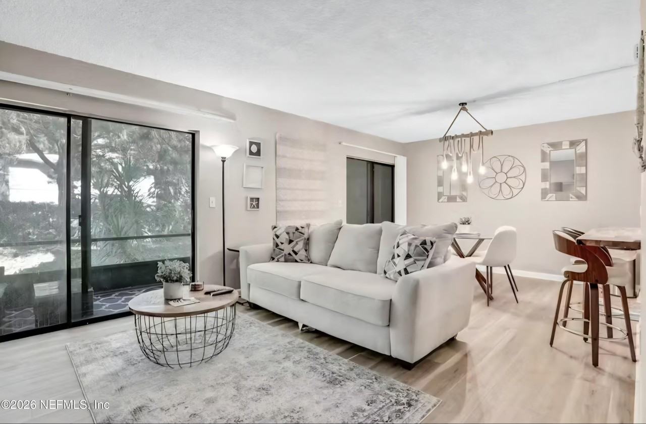 9 Tarragona Ct - Photo 7 of 14