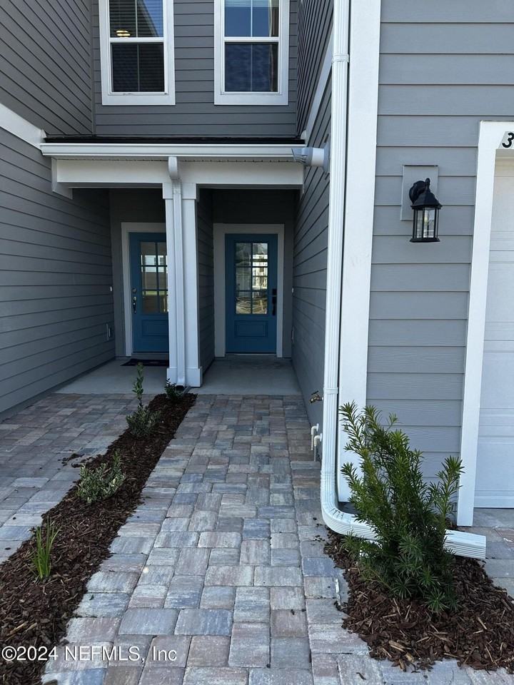 329 Brandon Lakes Dr - Photo 3 of 50