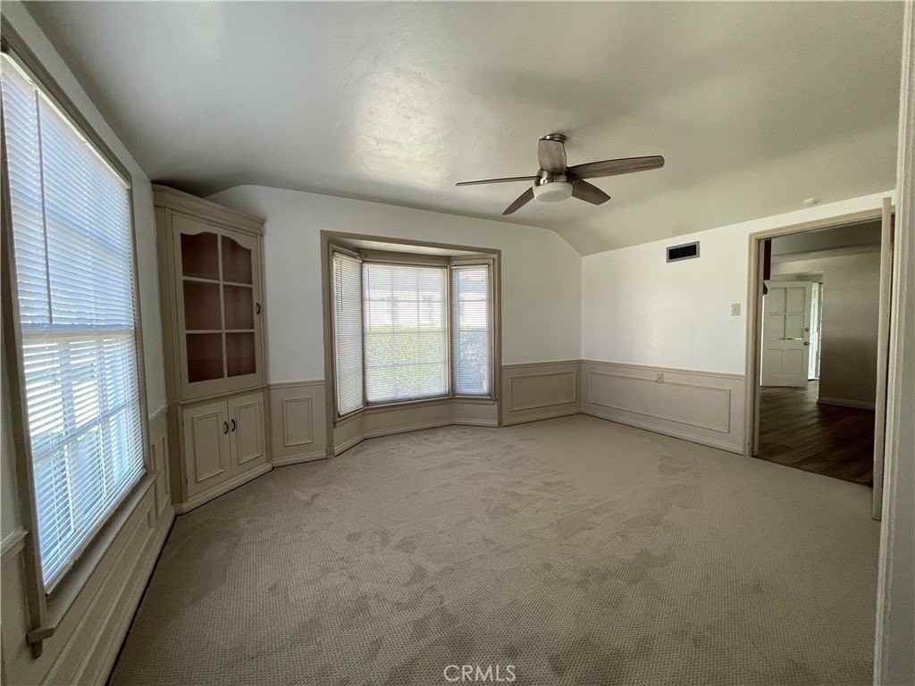 2845 N D St - Photo 4 of 10