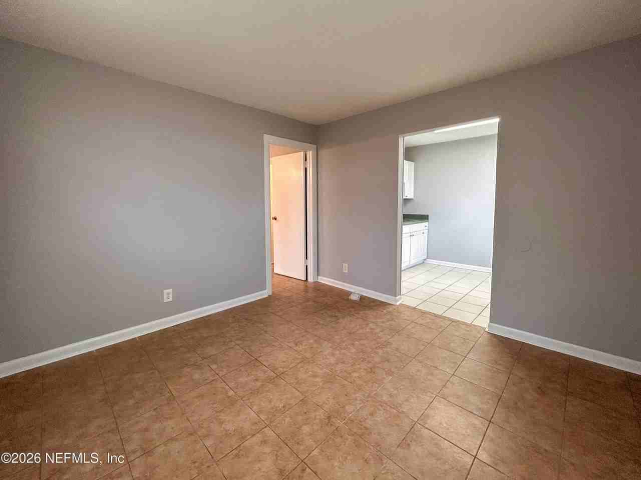 1122 Woodruff Ave #21 - Photo 4 of 13