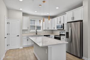 featured image of 1093 Farwell St