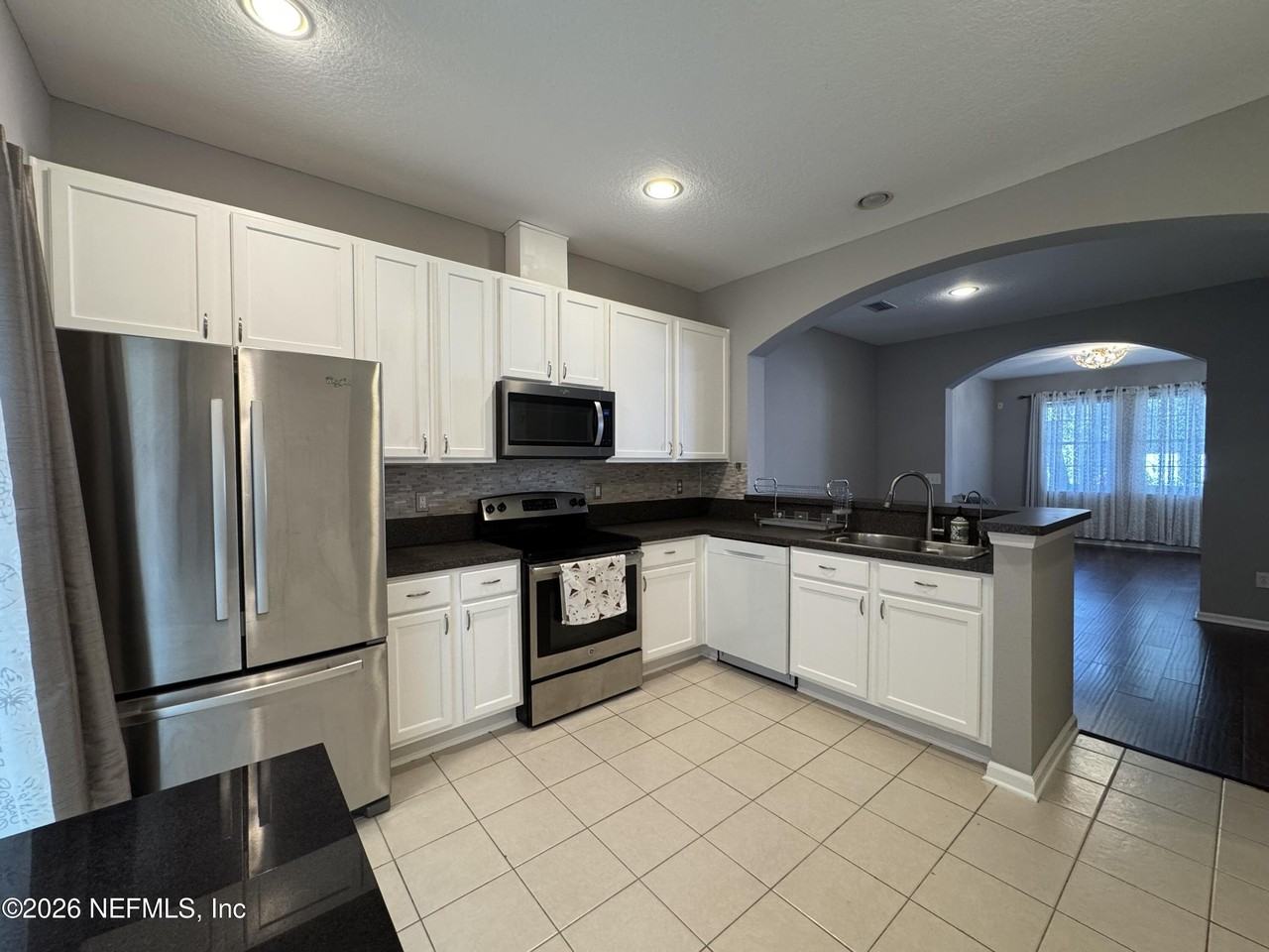 6212 High Tide Blvd - Photo 5 of 13