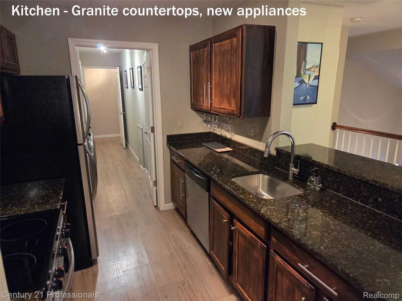 56157 Chesapeake Trl - Photo 3 of 22