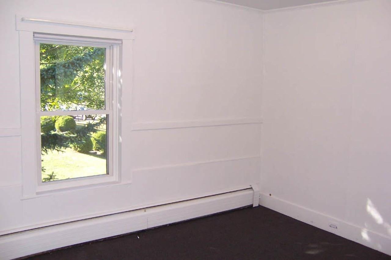 36 Main St - Photo 4 of 5