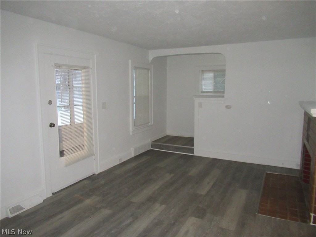 4482 Liberty Rd - Photo 5 of 38