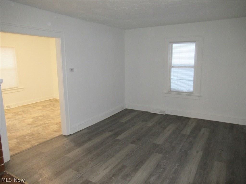 4482 Liberty Rd - Photo 6 of 38