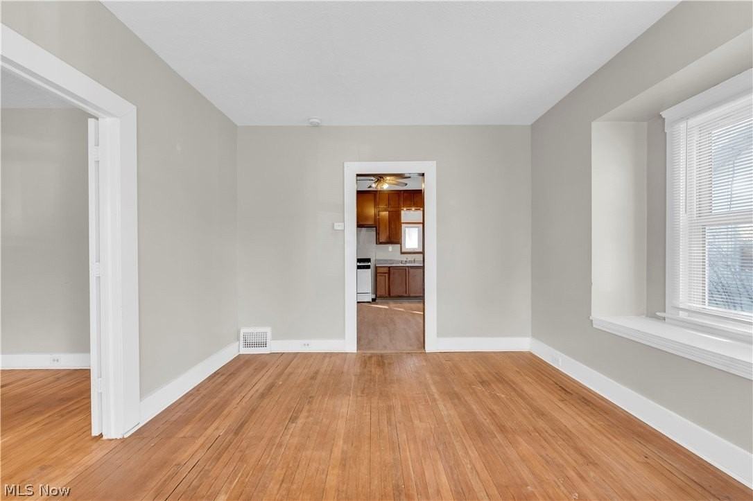 4118 Clybourne Ave - Photo 6 of 25