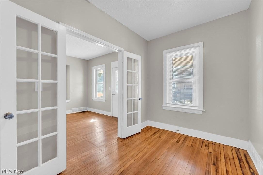 4118 Clybourne Ave - Photo 7 of 25