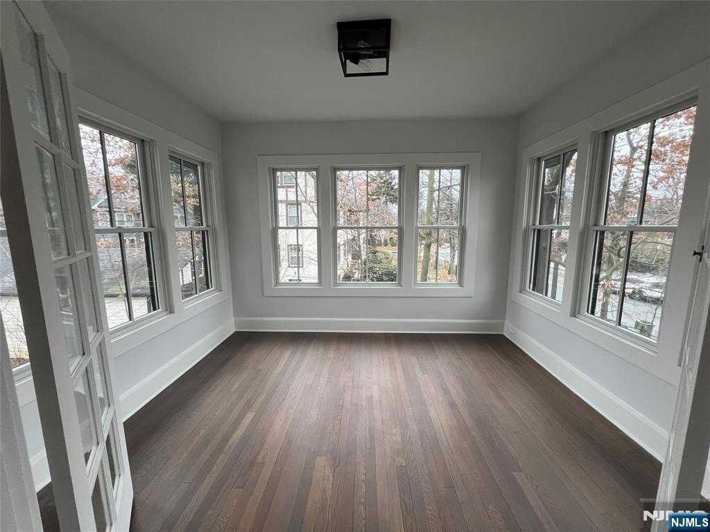 45 Fairfield St Apt 2 - Photo 7 of 15