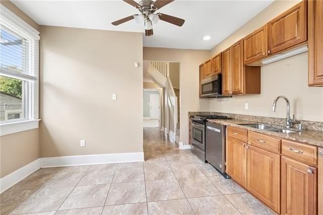 4813 Laurel St - Photo 5 of 13