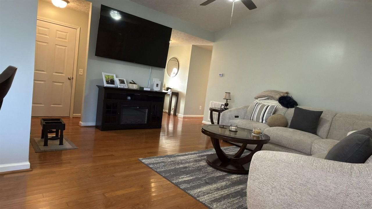 1986 Peakland Dr - Photo 2 of 28