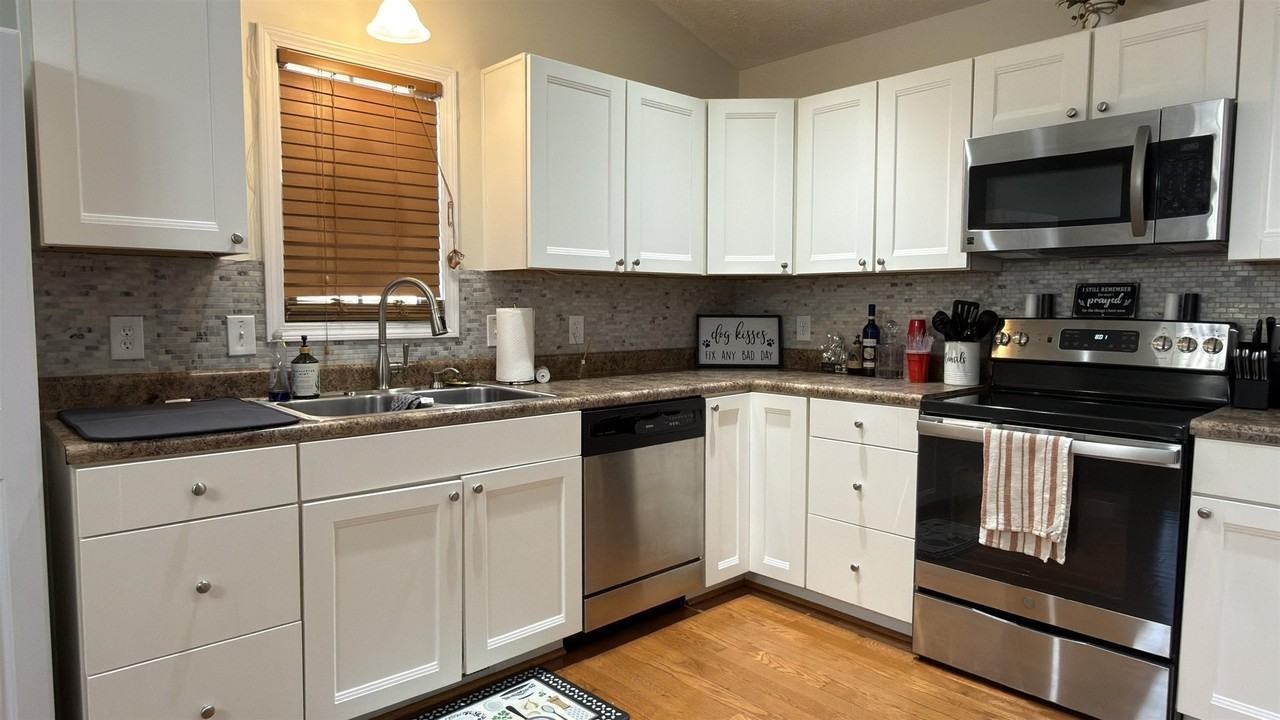 1986 Peakland Dr - Photo 5 of 28