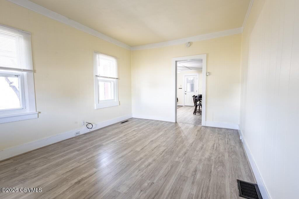 206 E 3rd St - Photo 3 of 17