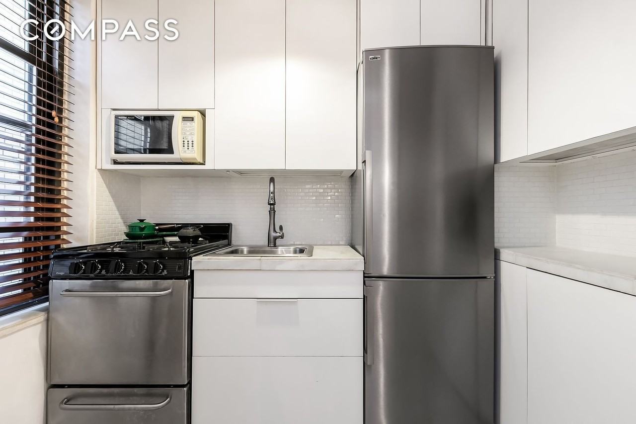 7 Park Ave #7J - Photo 4 of 7