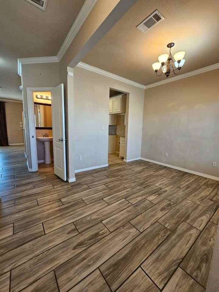 607 Ne Avenue E Pl - Photo 2 of 42