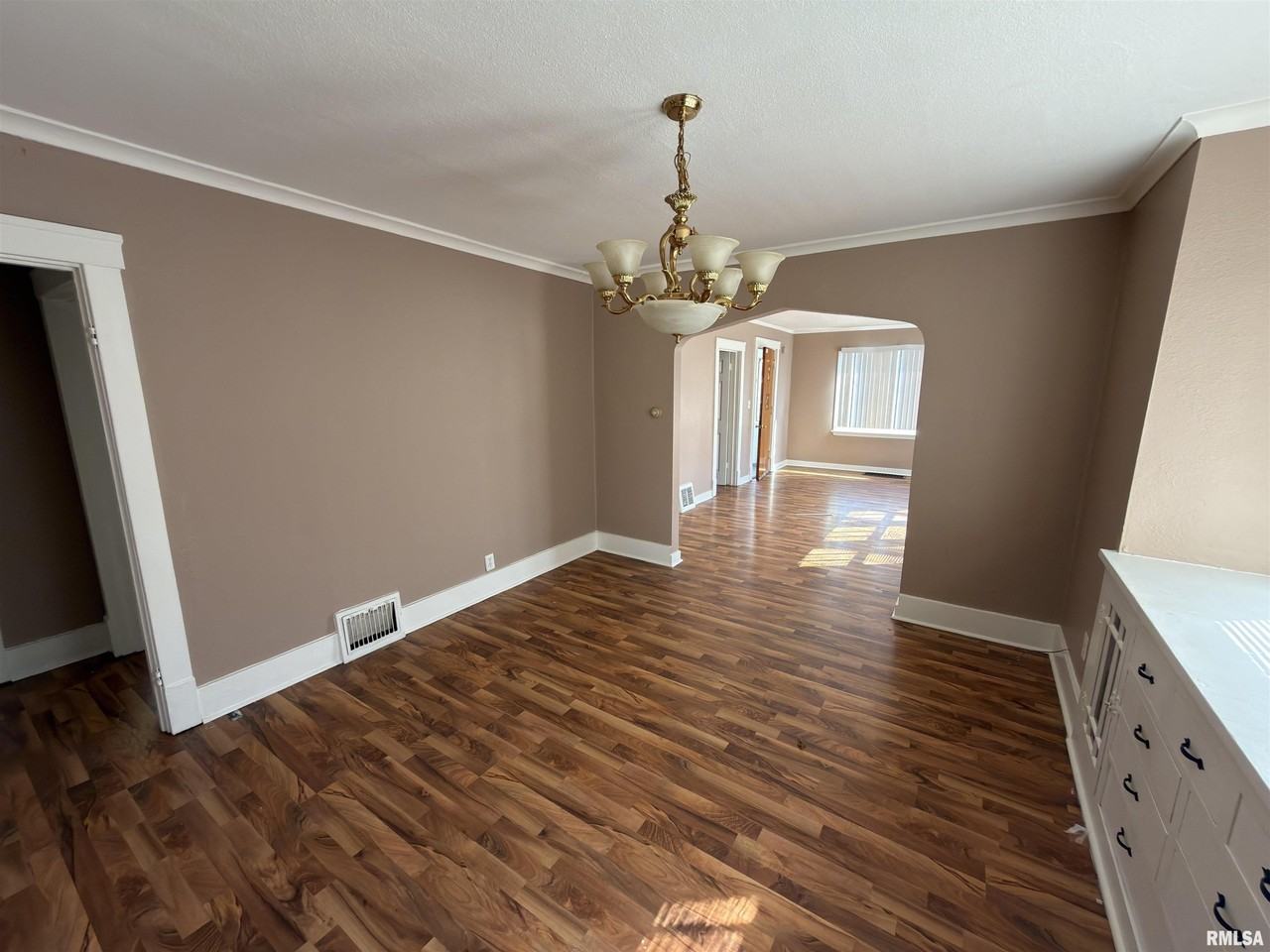 1815 N Sheridan Rd - Photo 3 of 10