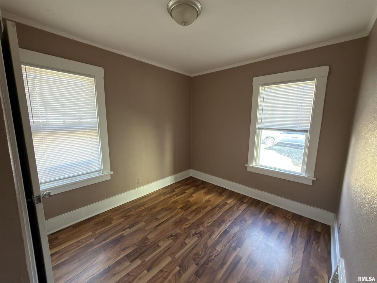 1815 N Sheridan Rd - Photo 7 of 10