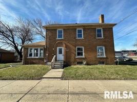 featured image of 2215 N Wisconsin Ave