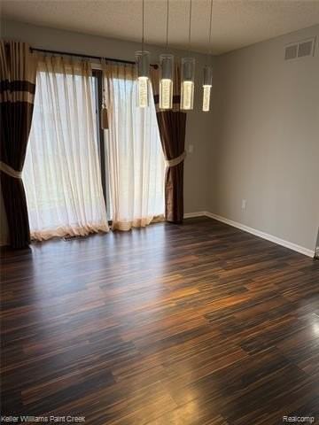 5700 Point Of The Woods Dr - Photo 5 of 17