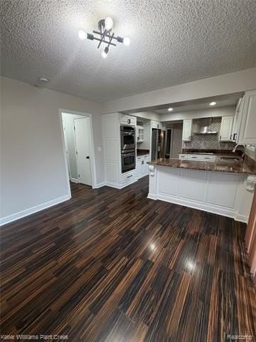 5700 Point Of The Woods Dr - Photo 7 of 17