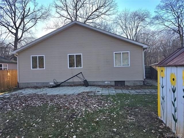 9219 Island Dr - Photo 3 of 21