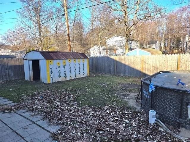 9219 Island Dr - Photo 4 of 21