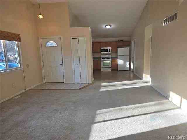 9219 Island Dr - Photo 6 of 21