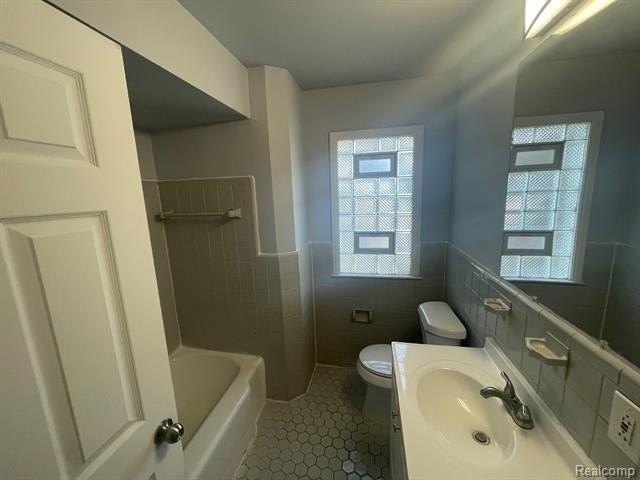 19412 Sussex St - Photo 6 of 13