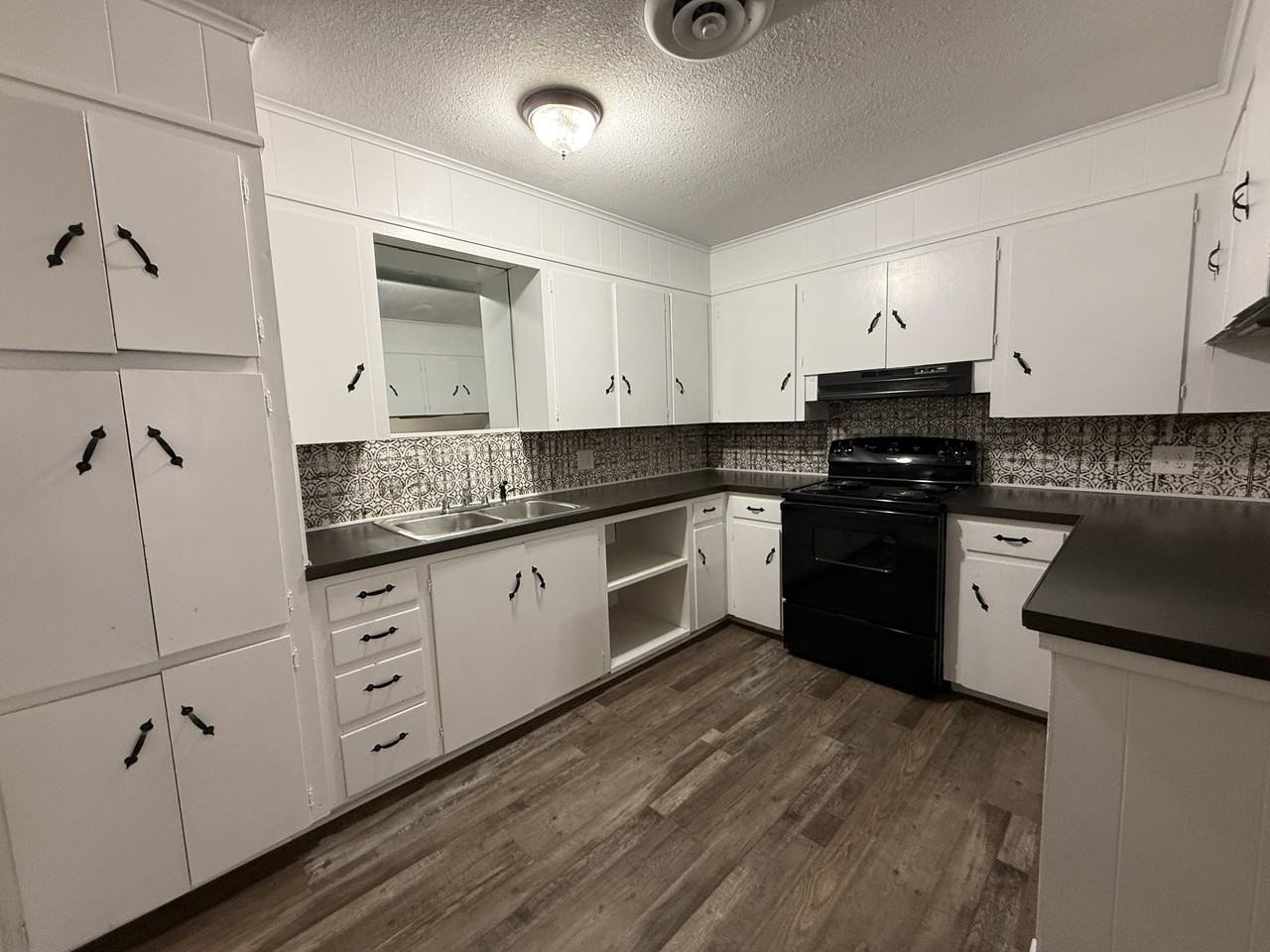 601 A St Nw #1 - Photo 3 of 13