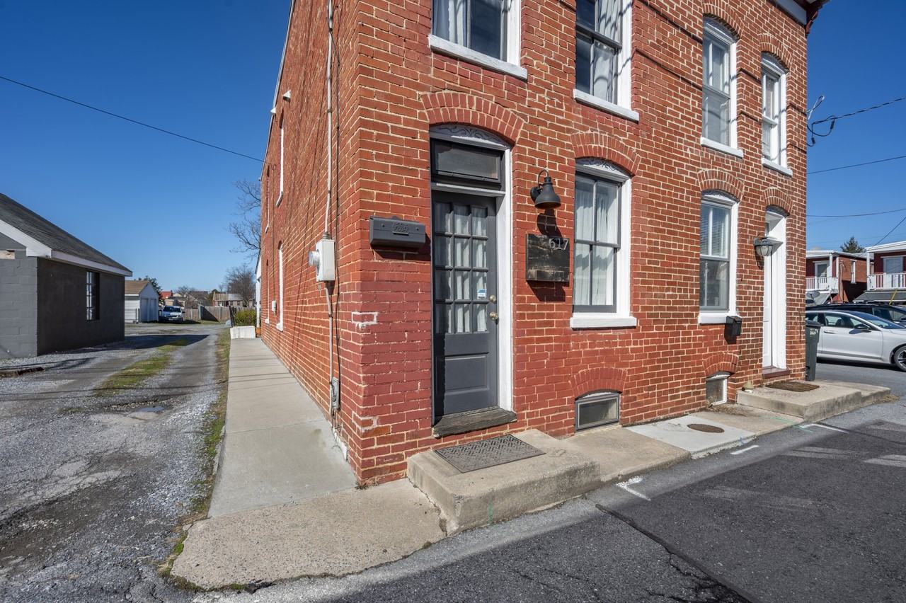 617 N Maxwell Ave #1 - Photo 2 of 22