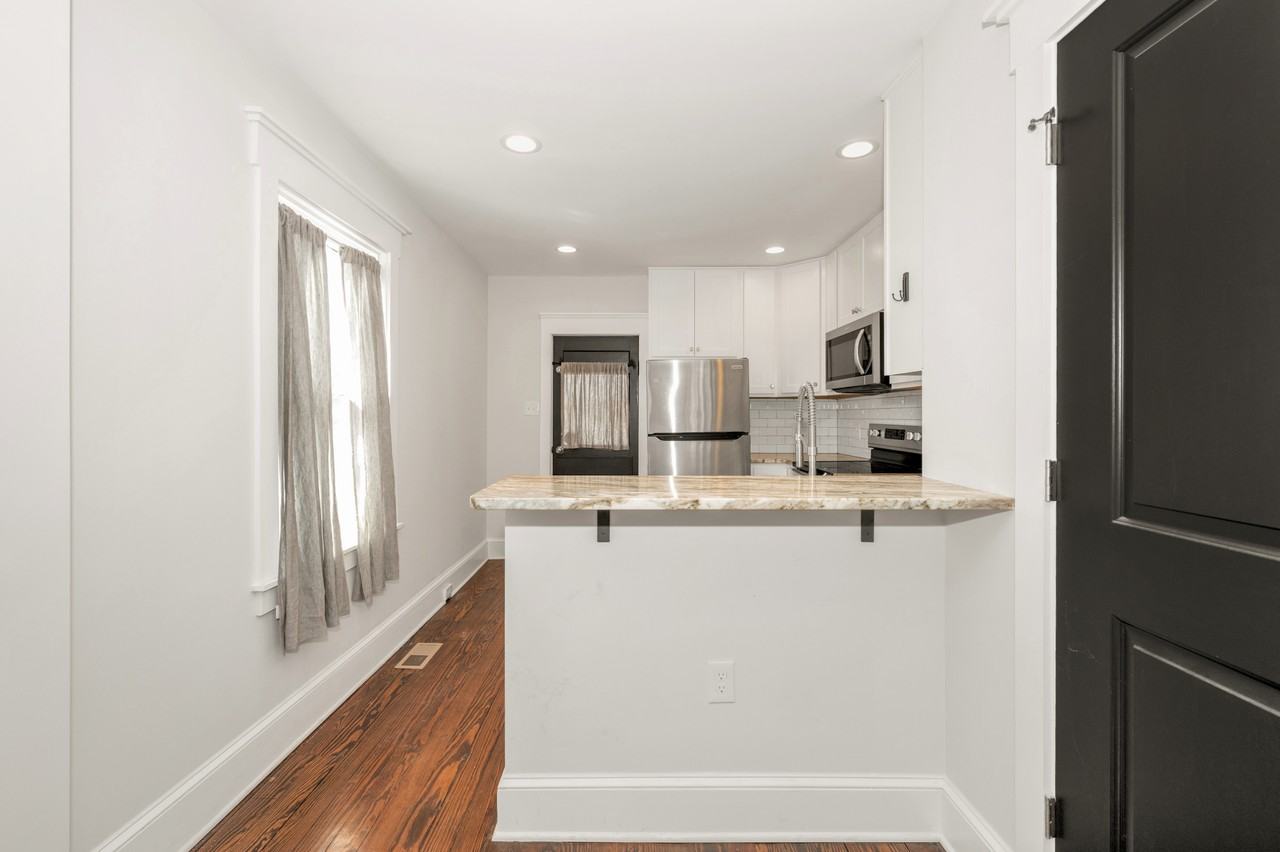 617 N Maxwell Ave #1 - Photo 5 of 22