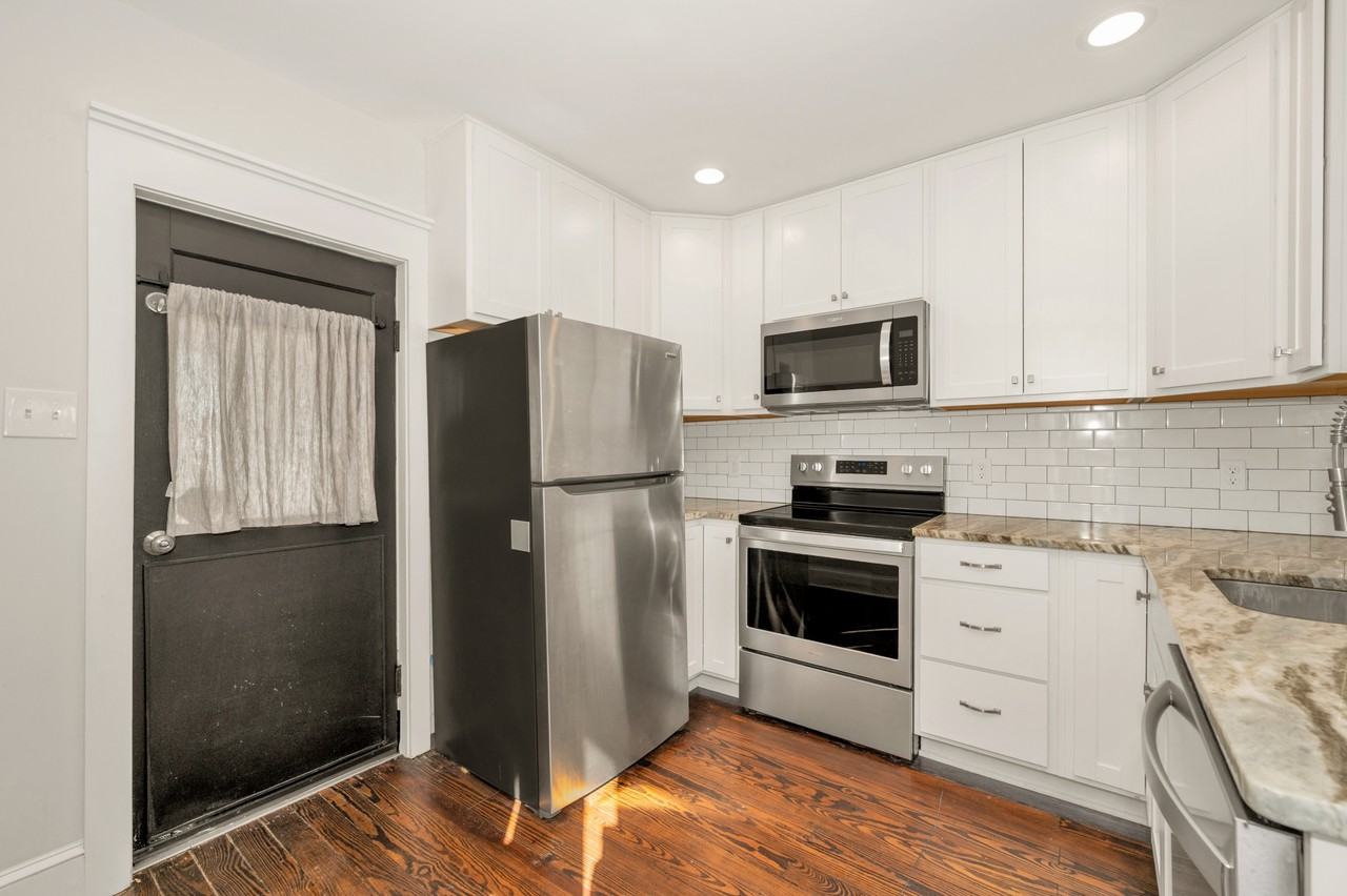 617 N Maxwell Ave #1 - Photo 6 of 22