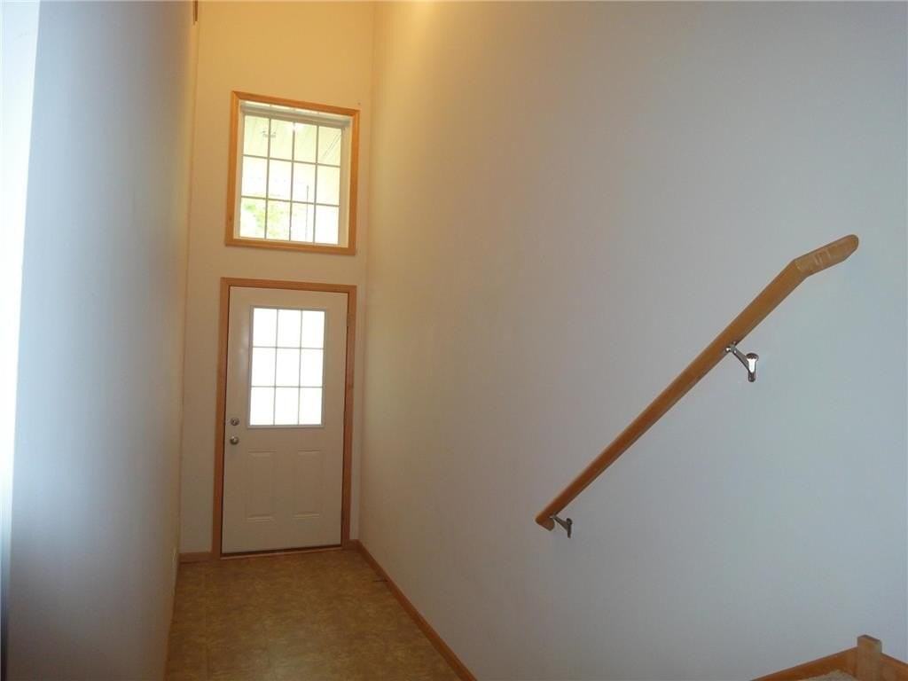 11846 Emery Village Dr N - Photo 3 of 33