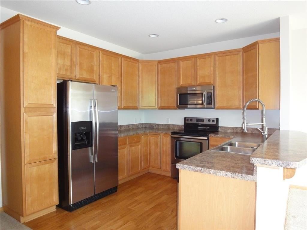 11846 Emery Village Dr N - Photo 4 of 33