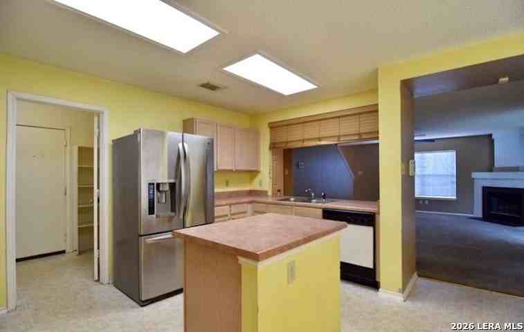 10535 Dugas Dr - Photo 6 of 25