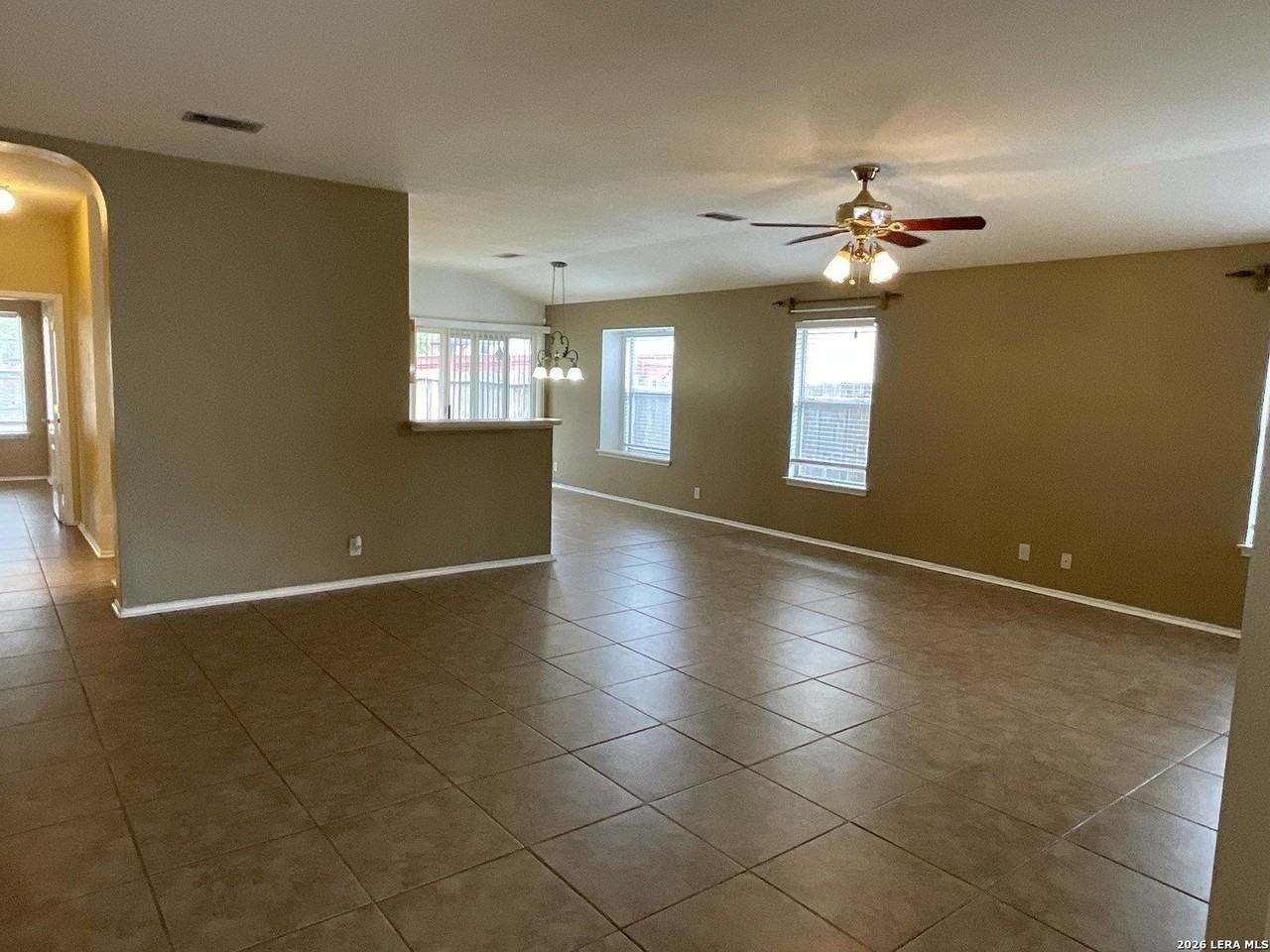 1327 Diamond Blf - Photo 3 of 17