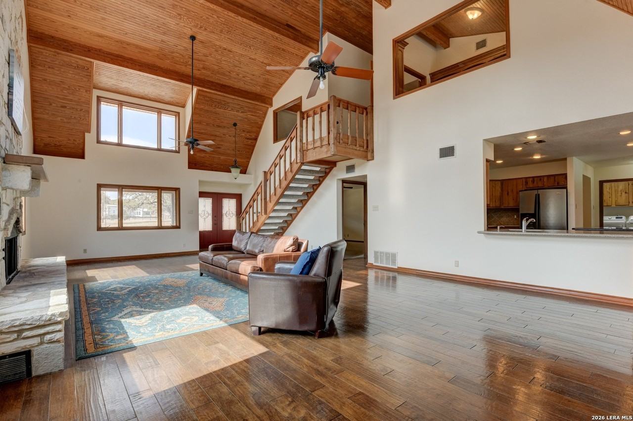 201 Someday Dr - Photo 6 of 44