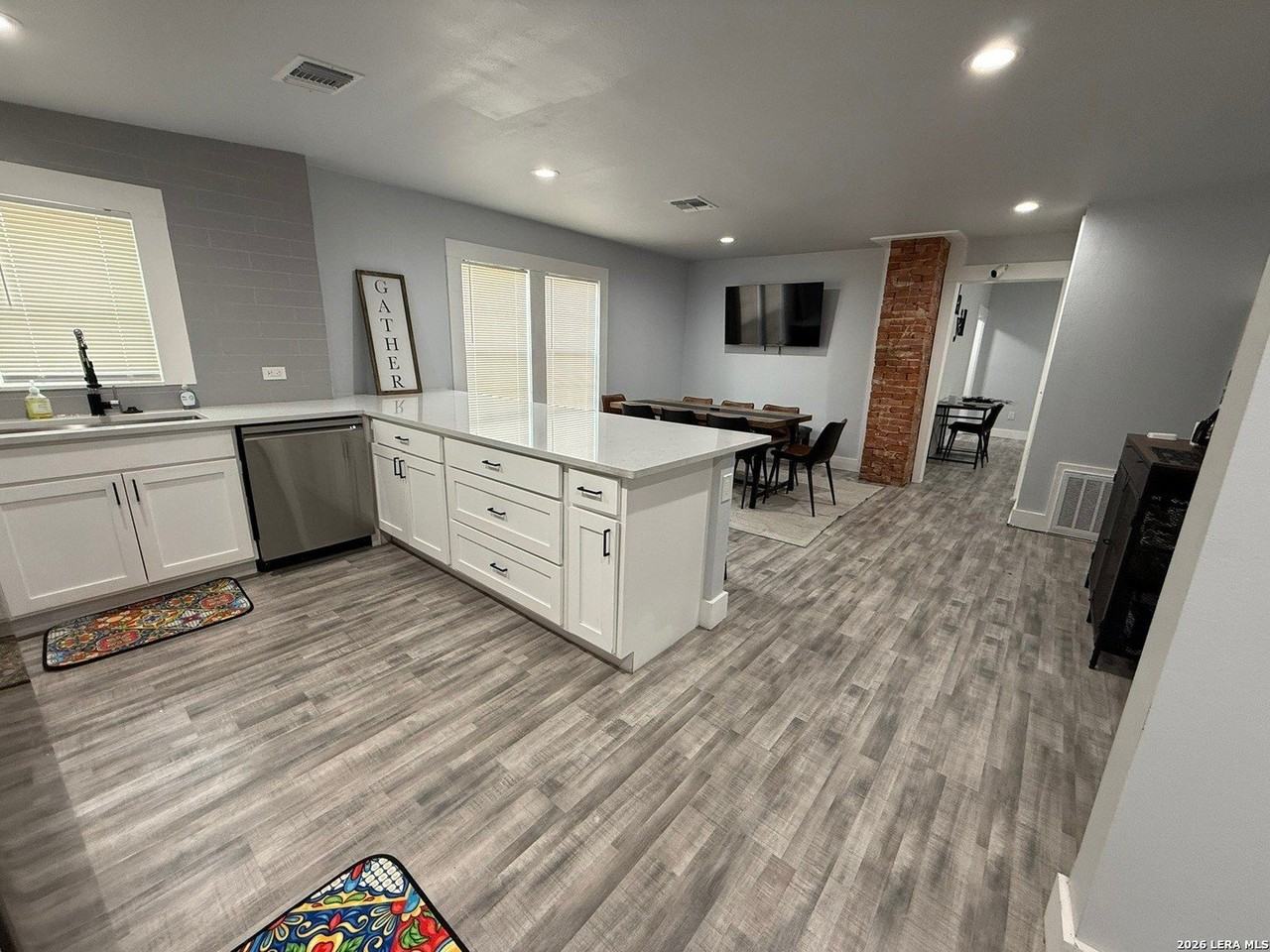 1607 N Pine St - Photo 5 of 16