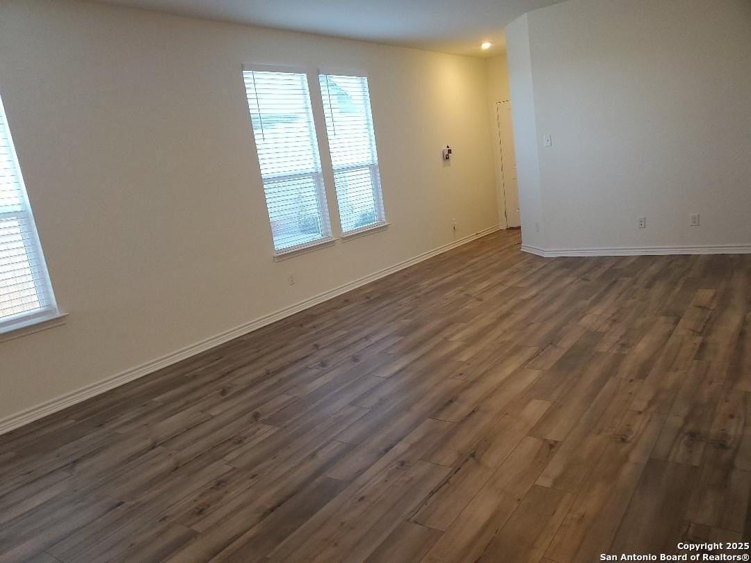 559 Dakota Crk - Photo 3 of 18