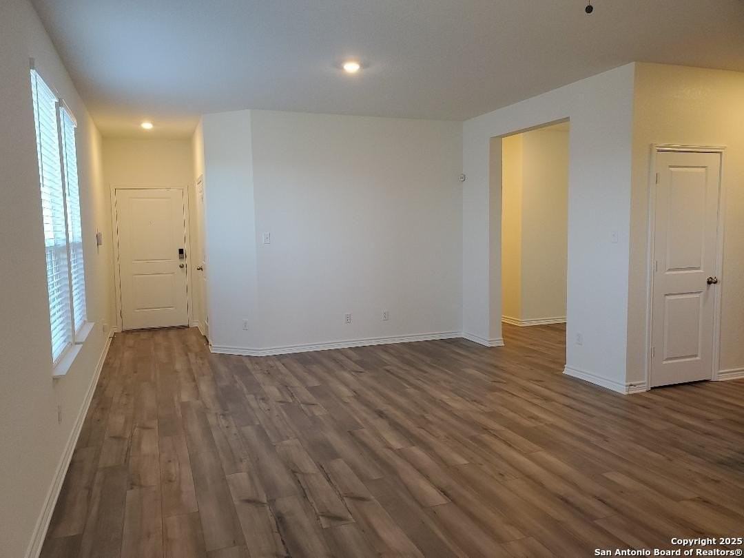 559 Dakota Crk - Photo 4 of 18