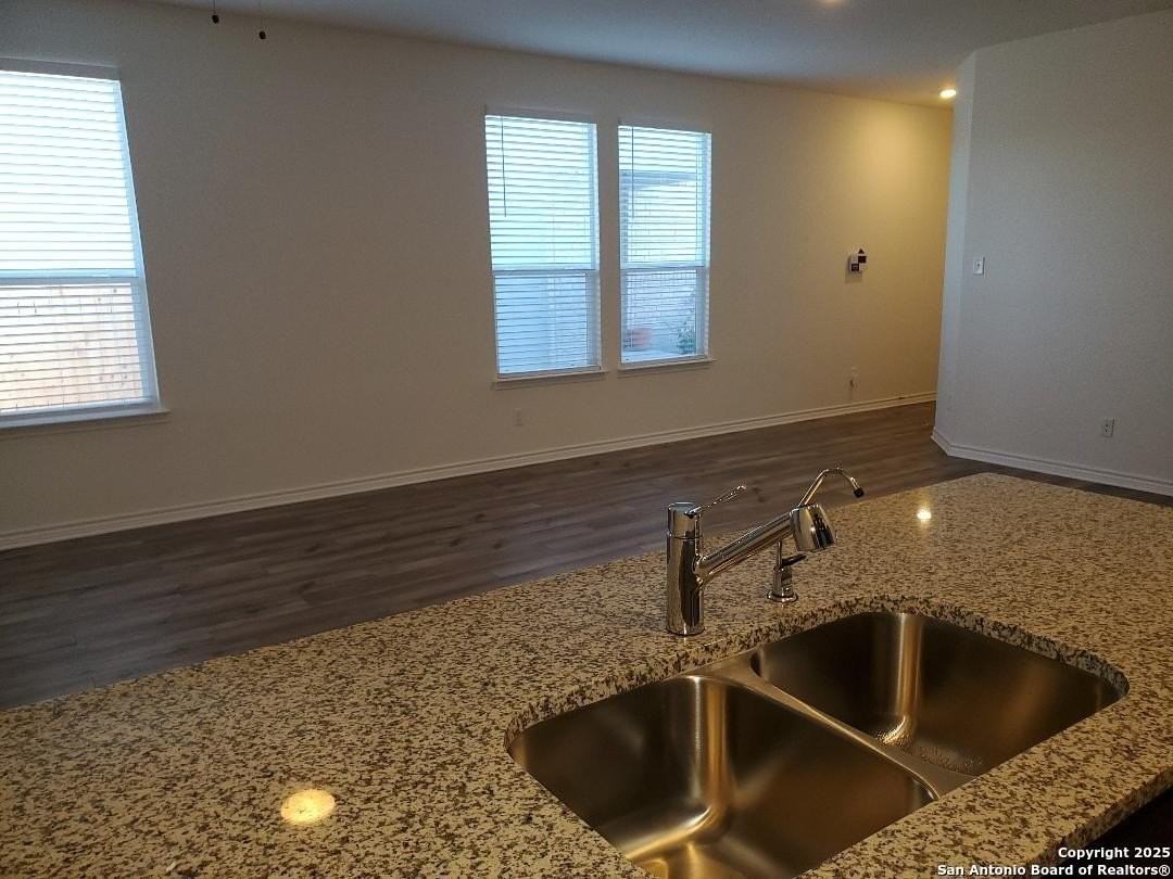 559 Dakota Crk - Photo 5 of 18