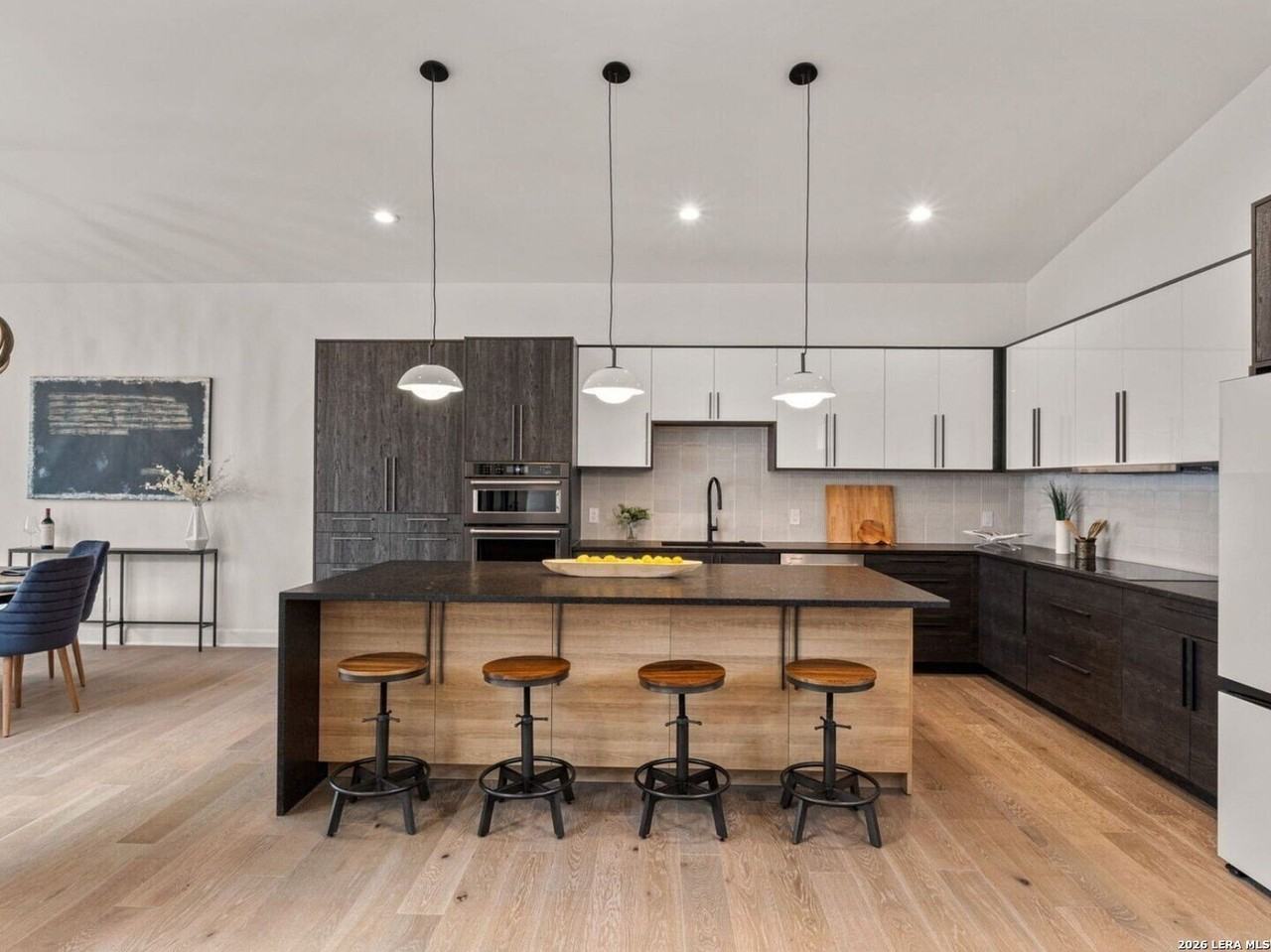 242 Cassiano - Photo 5 of 17