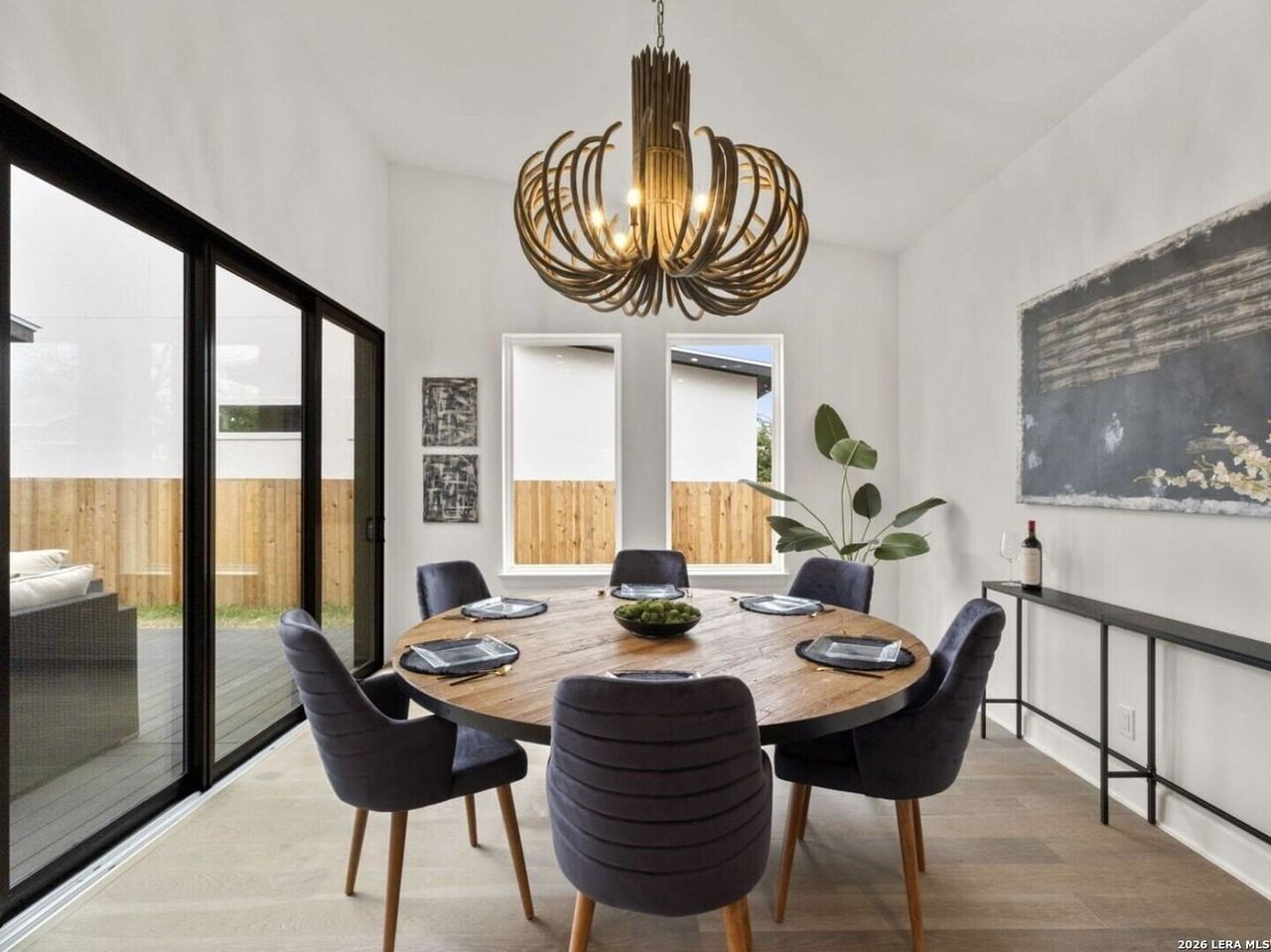 242 Cassiano - Photo 7 of 17