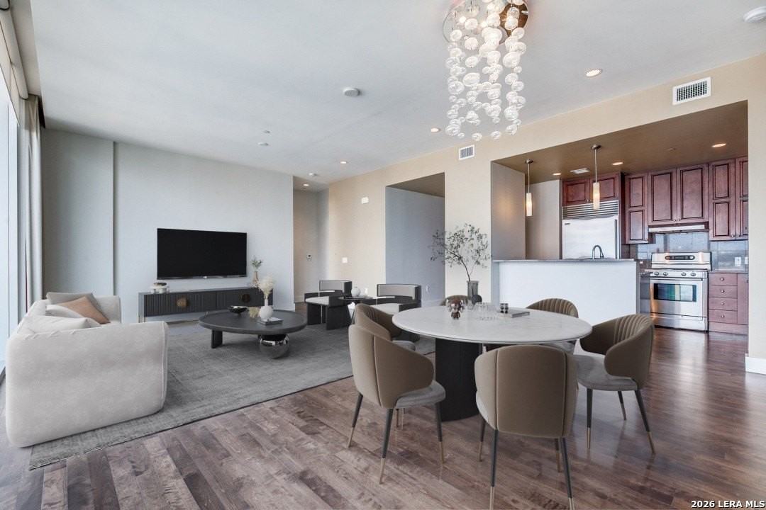 610 E Market St Unit 2510 - Photo 3 of 28