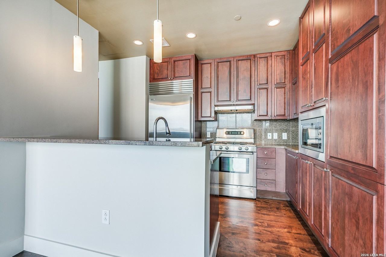 610 E Market St Unit 2510 - Photo 5 of 28