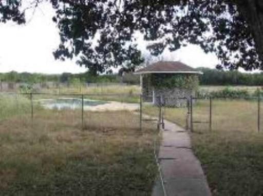 205 Hill Country Dr - Photo 6 of 24