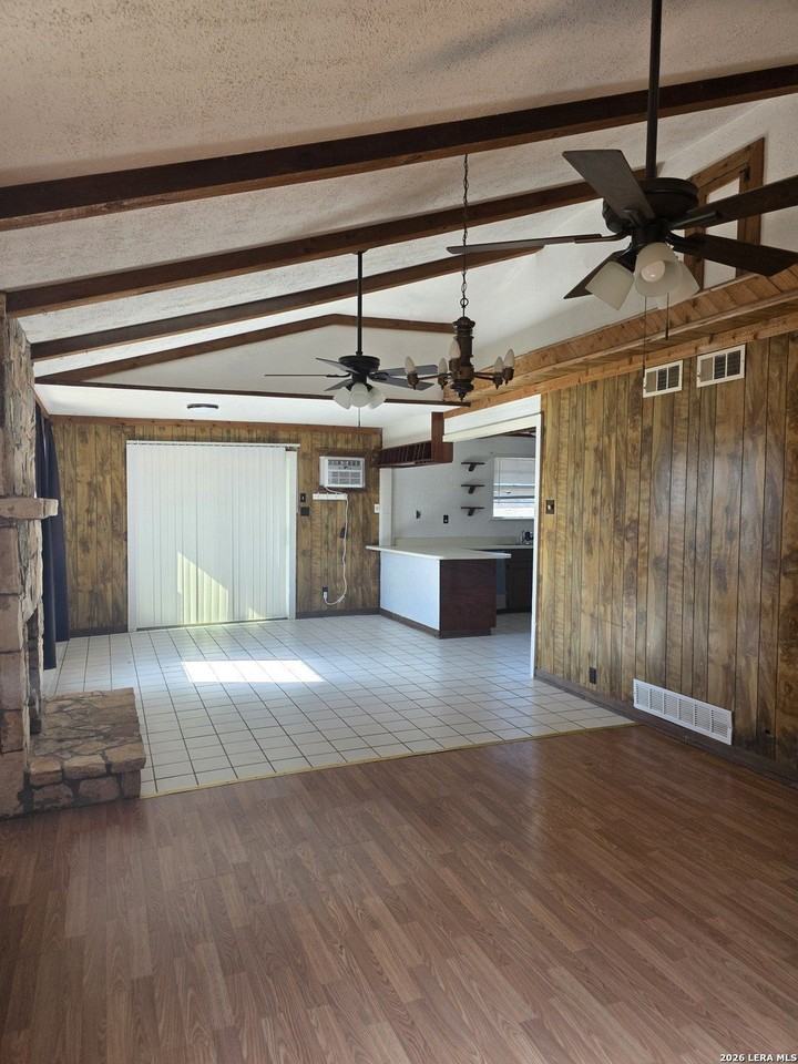 205 Hill Country Dr - Photo 7 of 24