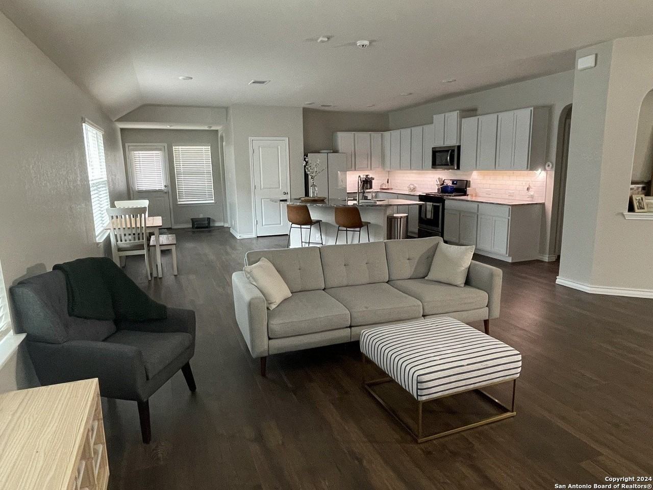 129 Garden Emerald - Photo 3 of 16